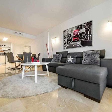 Espanhouse Elvis Apartment Torrevieja Bagian luar foto