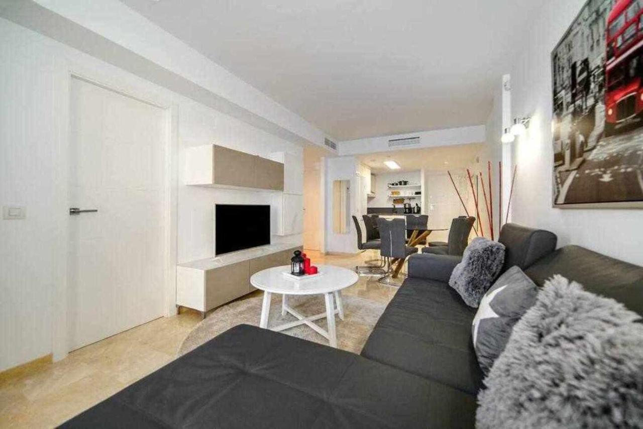 Espanhouse Elvis Apartment Torrevieja Bagian luar foto
