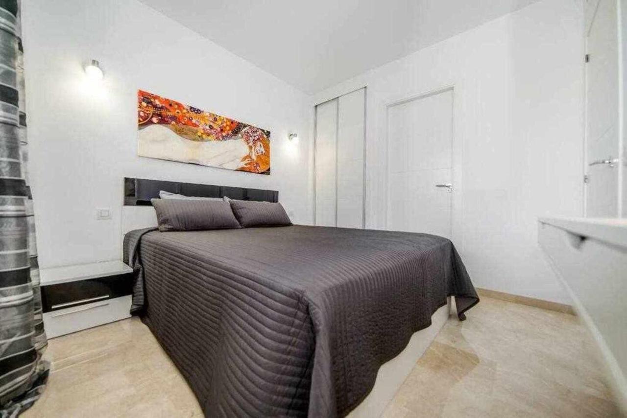 Espanhouse Elvis Apartment Torrevieja Bagian luar foto