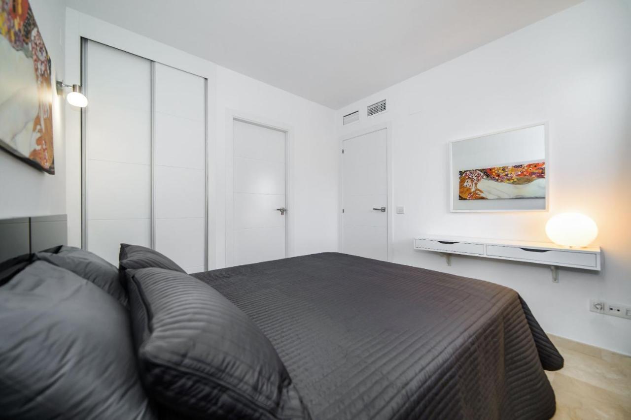 Espanhouse Elvis Apartment Torrevieja Bagian luar foto
